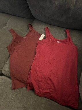 Old Navy Tanks Lot of 2 Small Tall in Burgandy And Maroon